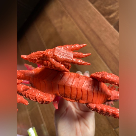 Chap Mei Dragon Red With Purple Wings - Picture 4 of 9